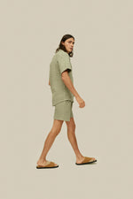 Lade das Bild in den Galerie-Viewer, DUSTY GREEN CUBA WAFFLE SHIRT