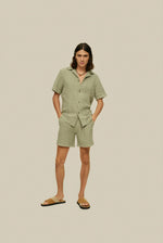 Lade das Bild in den Galerie-Viewer, DUSTY GREEN CUBA WAFFLE SHIRT