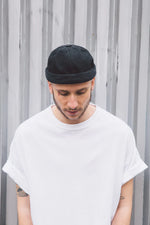 Lade das Bild in den Galerie-Viewer, BÉTON CIRÉ MIKI DOCKER HAT Black washed