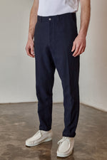 Lade das Bild in den Galerie-Viewer, JOSTHA trousers eco structured - NAVY