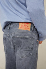 Lade das Bild in den Galerie-Viewer, KOI JOHN CARSON FLINTSTONE GREY WORN - K230151303