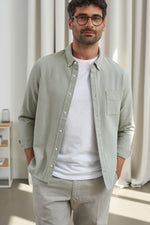 Lade das Bild in den Galerie-Viewer, ABOUT COMPANIONS KEN shirt eco crepe reed