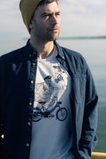 Lade das Bild in den Galerie-Viewer, LAKOR COFFEE ON THE GO T-SHIRT