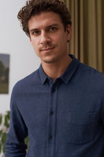 Lade das Bild in den Galerie-Viewer, ABOUT COMPANIONS SIMON shirt eco Ocean blue flannel