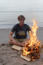 Lade das Bild in den Galerie-Viewer, LAKOR SUN CAMPER T-SHIRT urban chic