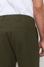 Lade das Bild in den Galerie-Viewer, About Companions Waban Moleskin-Hose olivgrün