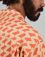 Lade das Bild in den Galerie-Viewer, BRAVA GUM ALOHA SHIRT RUST RED
