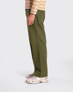 Lade das Bild in den Galerie-Viewer, Far Afield House Trouser green
