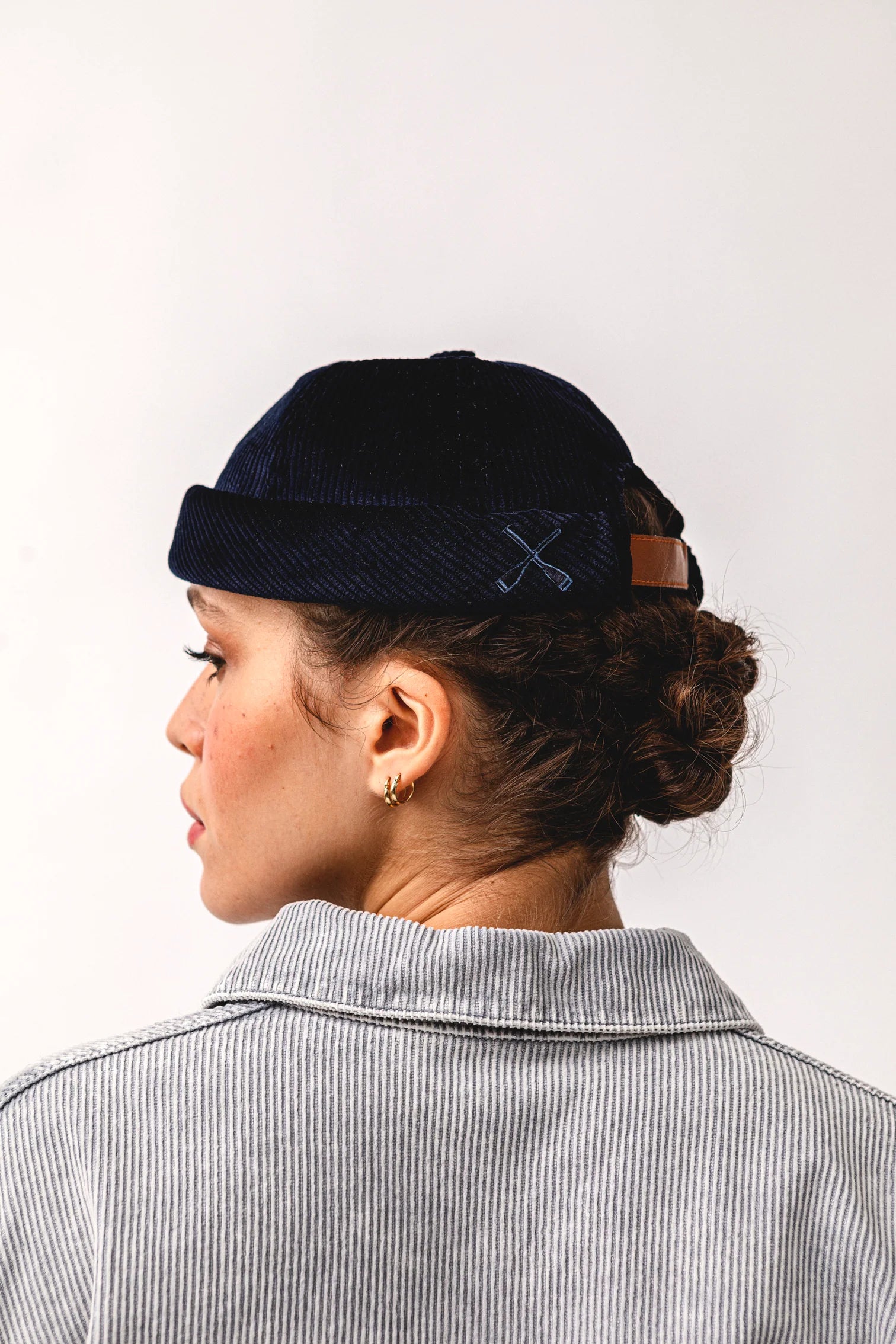 BÉTON CIRÉ MIKI DOCKER HAT DARK BLUE VELVET CORDUROY