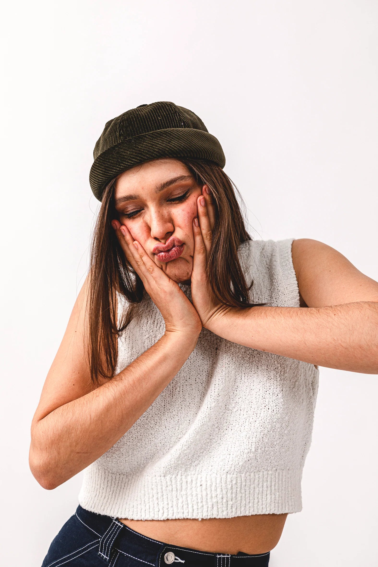 BÉTON CIRÉ MIKI DOCKER HAT OLIVE VELVET CORDUROY