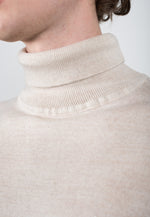 Lade das Bild in den Galerie-Viewer, MERINO WOOL KNITTED ROLLNECK - ECRU MELANGE
