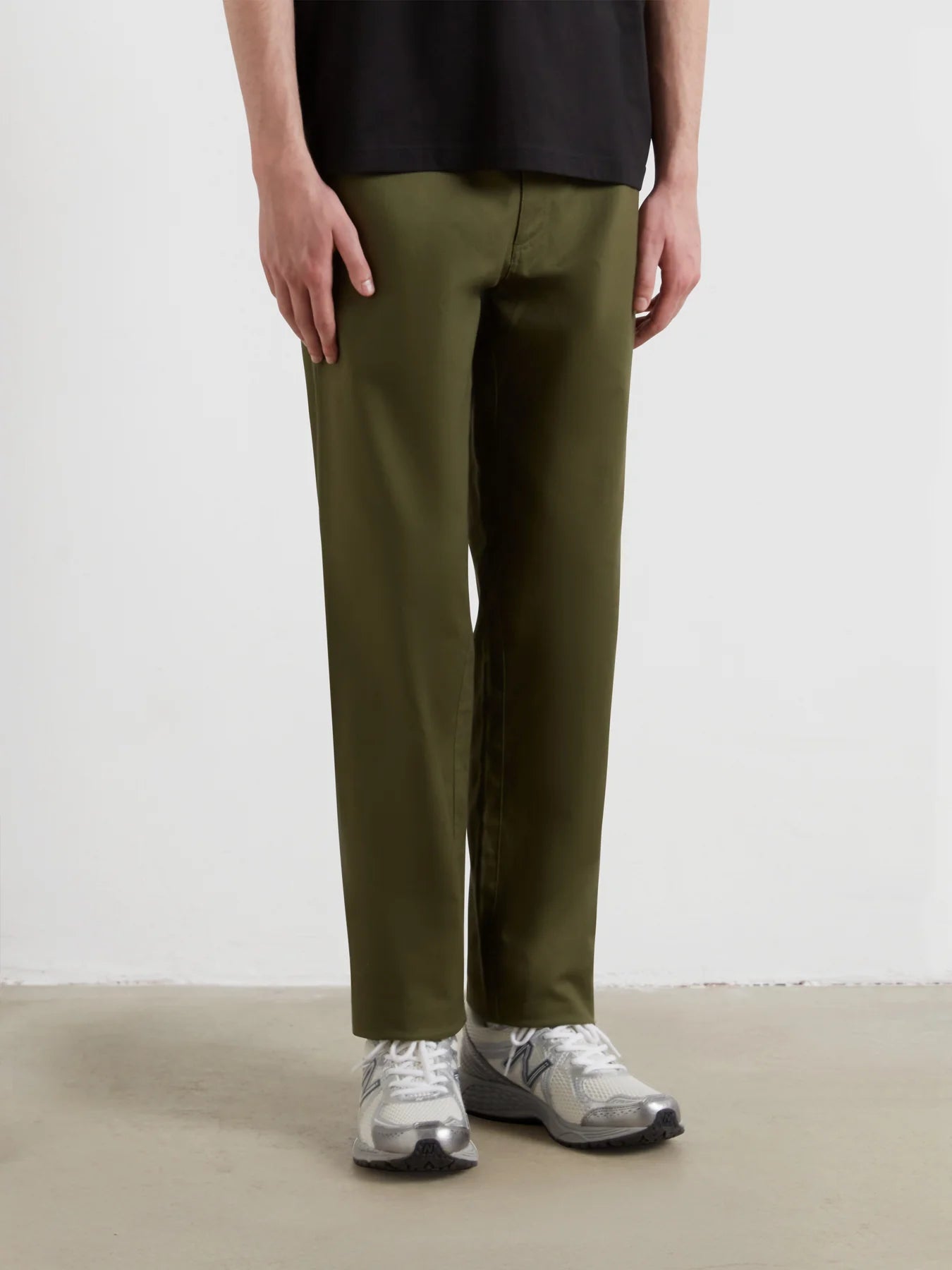 Farah Norwood Regular Fit Cotton Hopsack Trousers In Olive Green