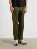 Lade das Bild in den Galerie-Viewer, Farah Norwood Regular Fit Cotton Hopsack Trousers In Olive Green

