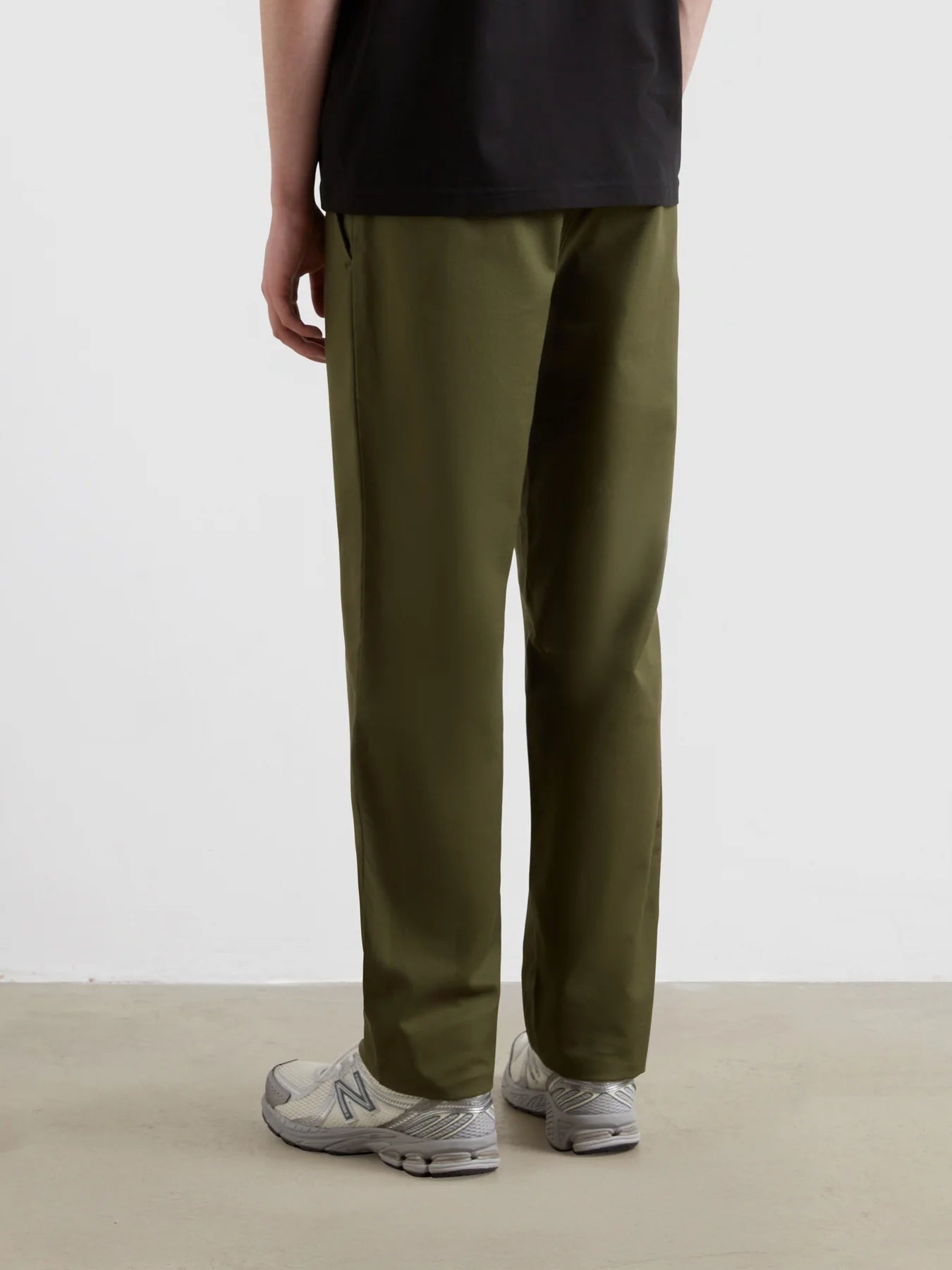 Farah Norwood Regular Fit Cotton Hopsack Trousers In Olive Green