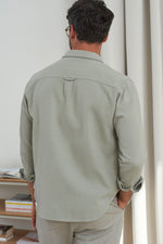 Lade das Bild in den Galerie-Viewer, ABOUT COMPANIONS KEN shirt eco crepe reed
