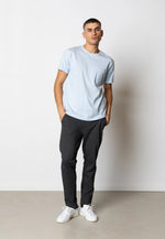 Lade das Bild in den Galerie-Viewer, KOLDING ORGANIC COTTON T-SHIRT - LIGHT BLUE
