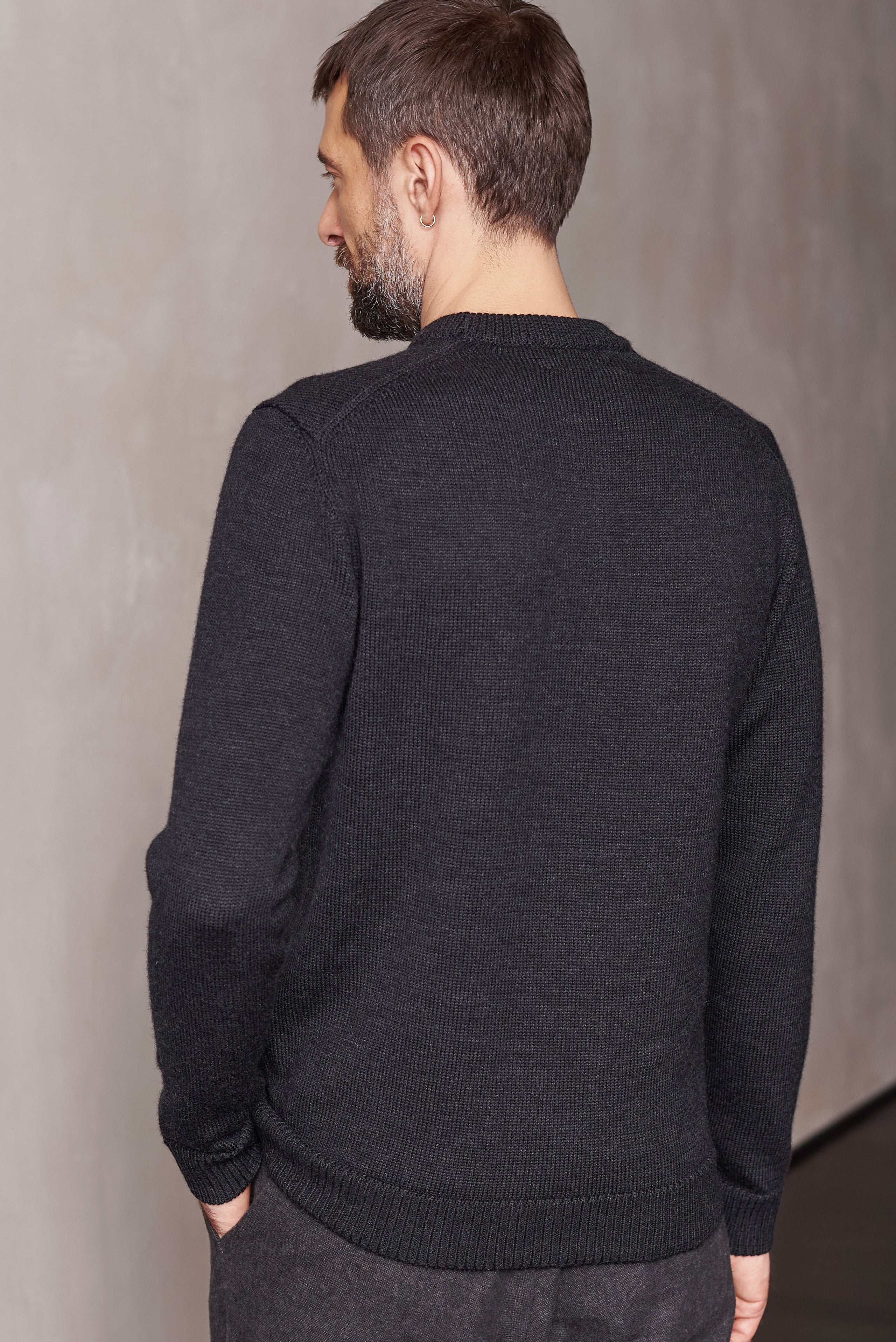 About Companions Merinowolle Pullover Morten in melange black