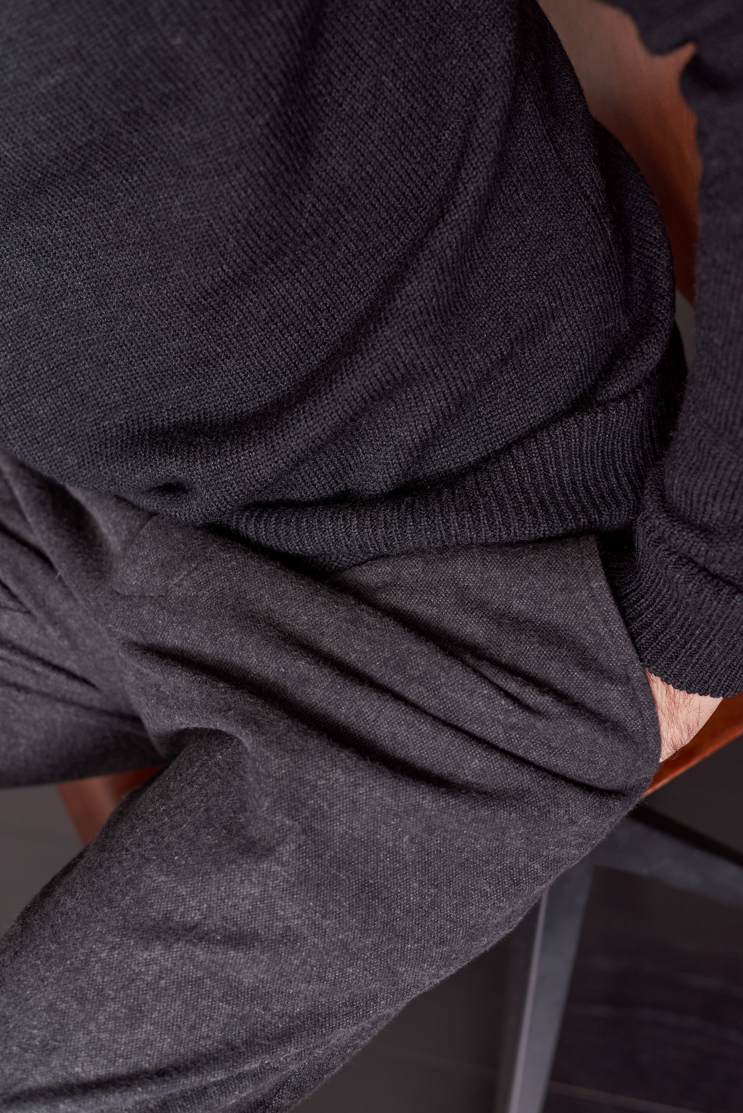 About Companions Merinowolle Pullover Morten in melange black