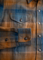 Lade das Bild in den Galerie-Viewer, IRON &amp; RESIN Mesa Shirt
