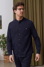 Lade das Bild in den Galerie-Viewer, ABOUT COMPANIONS NATHAN shirt eco flannel - Deep sea flannel
