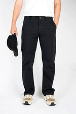 Lade das Bild in den Galerie-Viewer, LAKOR Carnage Chino pants black
