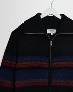 Lade das Bild in den Galerie-Viewer, Wax Norris – Gestrickter Stehkragenpullover in Schwarz und Mehrfarbig
