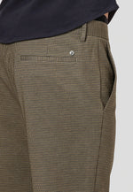 Lade das Bild in den Galerie-Viewer, MILANO TRAVIS PANTS - CAMEL CHECK
